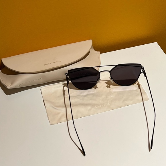 Gentle Monster Sunglasses - Picture 2 of 2